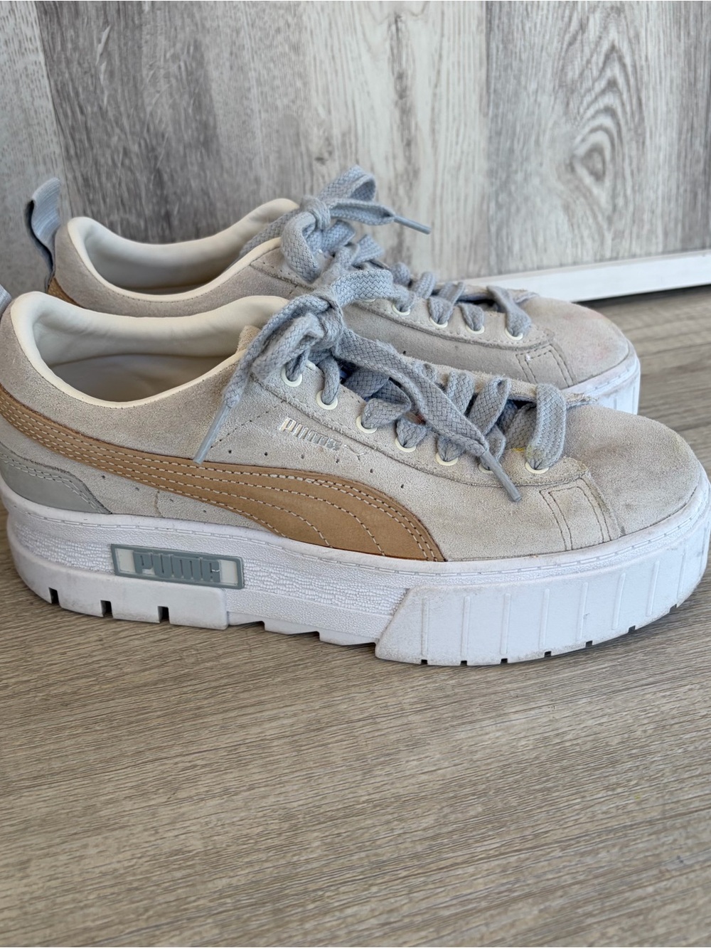 Puma Mayze Chunky Platform Luxe sneakers Women's 7 Marshmallow cream suede 90s
